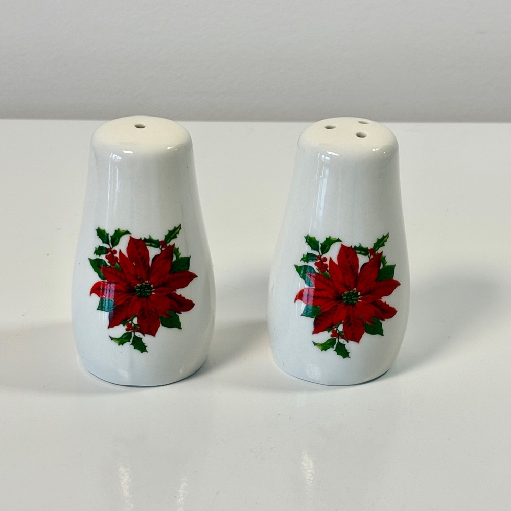 Gibson Design Poinsettia Holiday Collection Porcelain Salt & Pepper Shakers